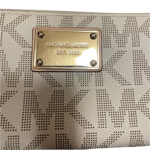 Michael Kors set: Purse & Wallet - Picture 8 of 8